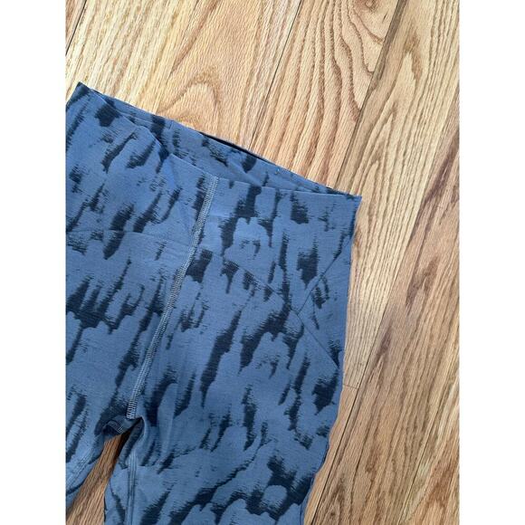 Lululemon InStill Leggings - Picture 3 of 6